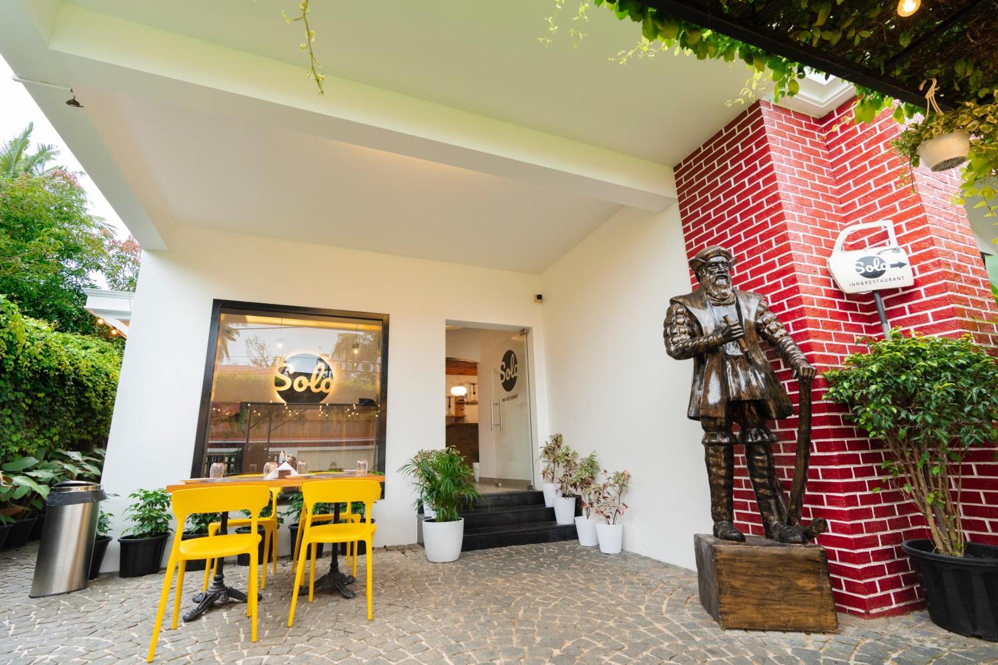 Solo Inn By Hawk Hospitality Kochi Екстериор снимка
