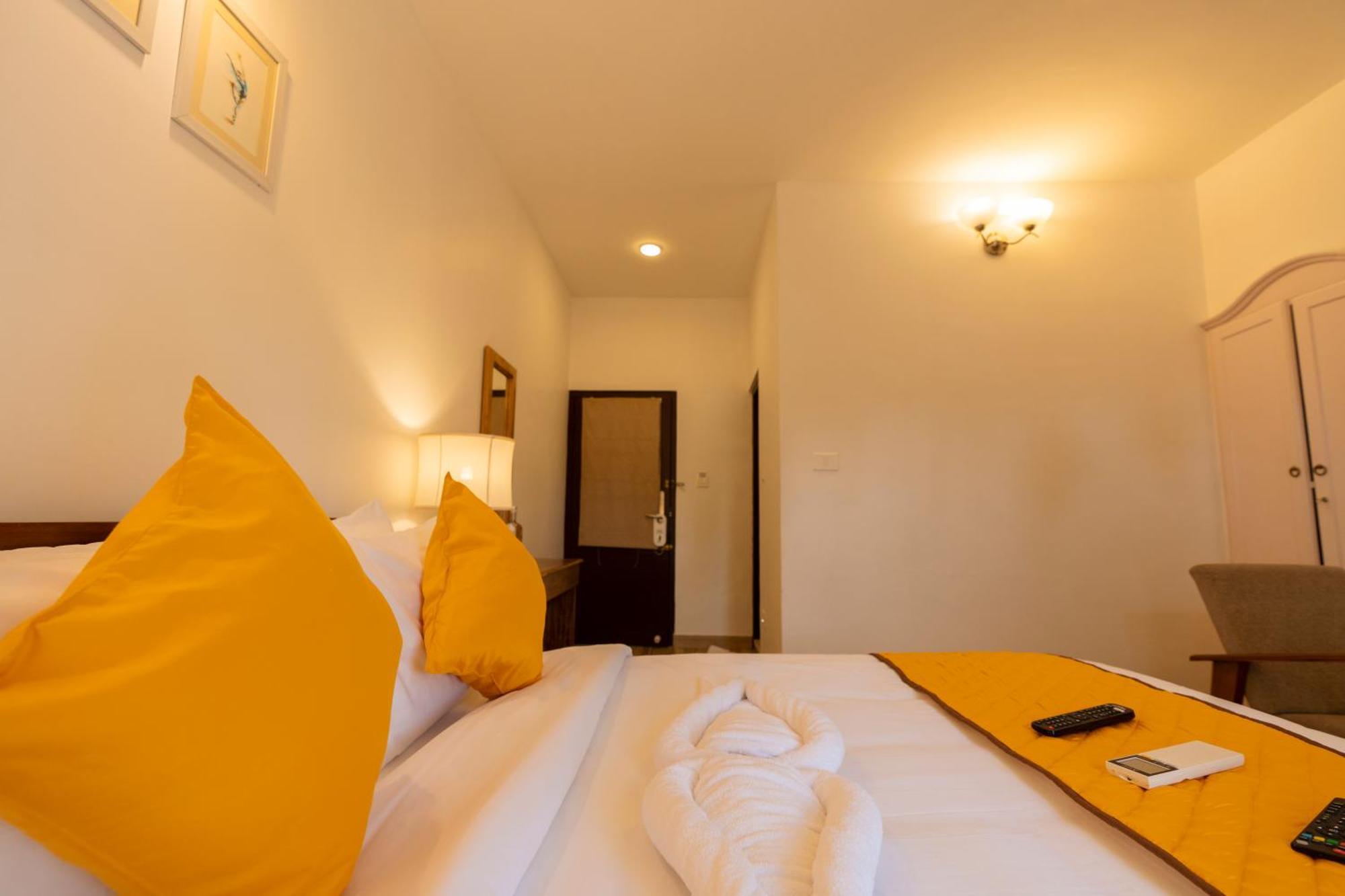 Solo Inn By Hawk Hospitality Kochi Екстериор снимка