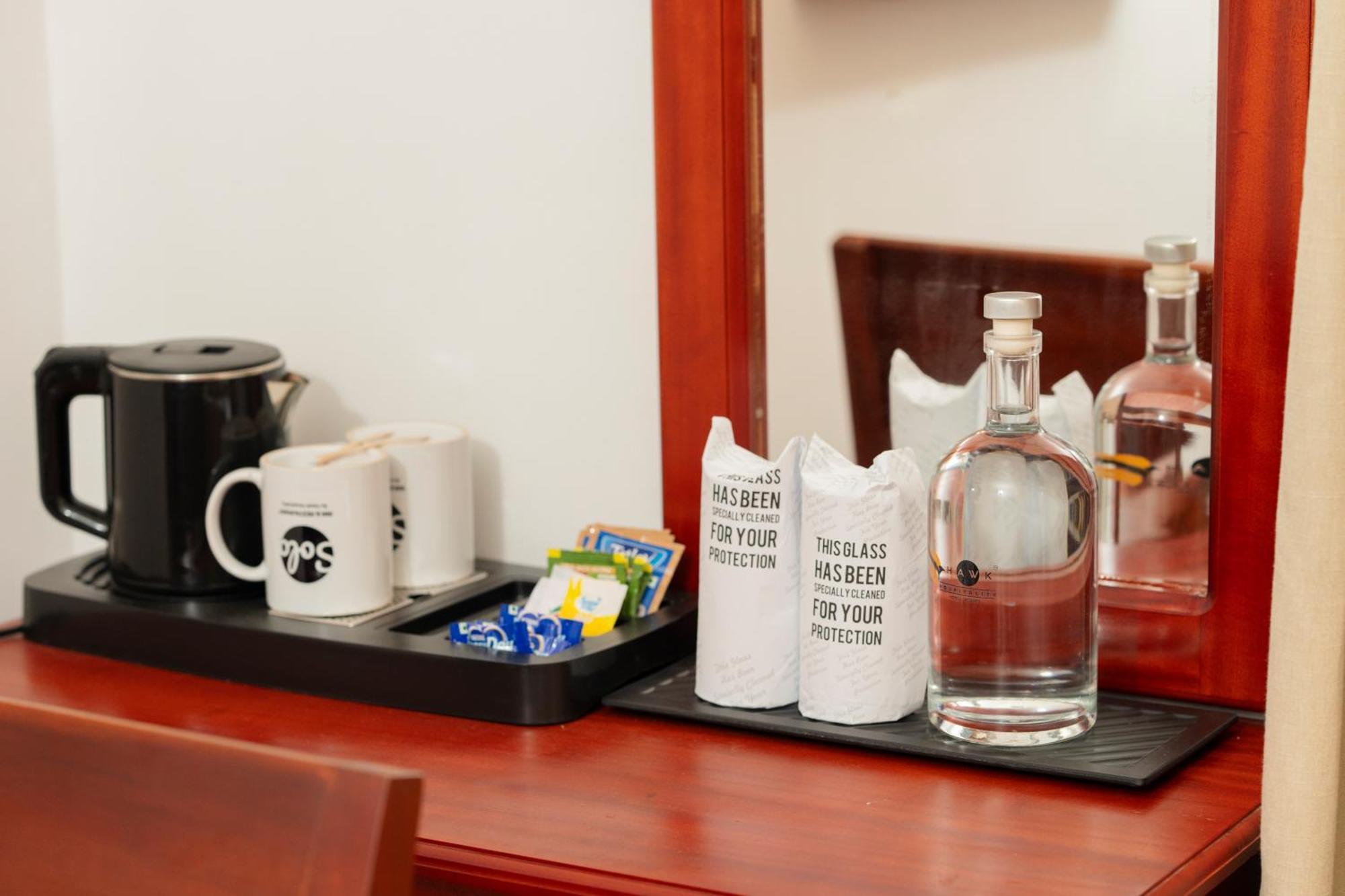 Solo Inn By Hawk Hospitality Kochi Екстериор снимка